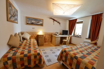Hotel Du Grand Paradis & Wellness La Baita Guestroom