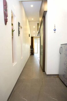 Zondela Inn Luxury Apartments Guestroom