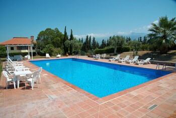 Il Poggio Del Cilento Country House (ایل پوگجیو دل كیلنتو کانتری هاوس) Outdoor Pool