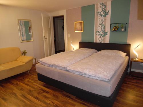 Hotel Pension Blume (هتل پانسیون بلوم) 