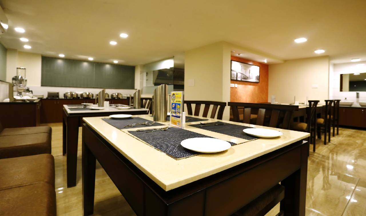 Breeze Suites 