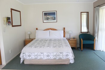 Ash Grove Boutique Motel Guestroom
