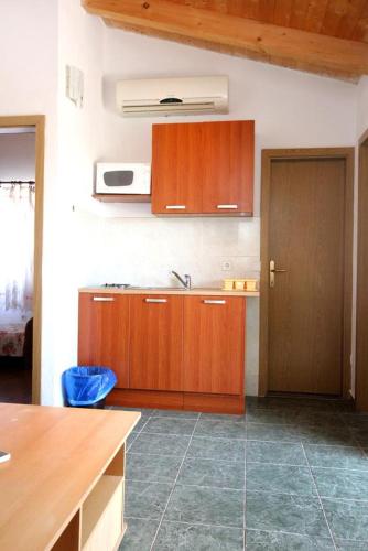 Apartment Orebic 10166a (آپارتمان اوربیك ۱۰۱۶۶ا) 