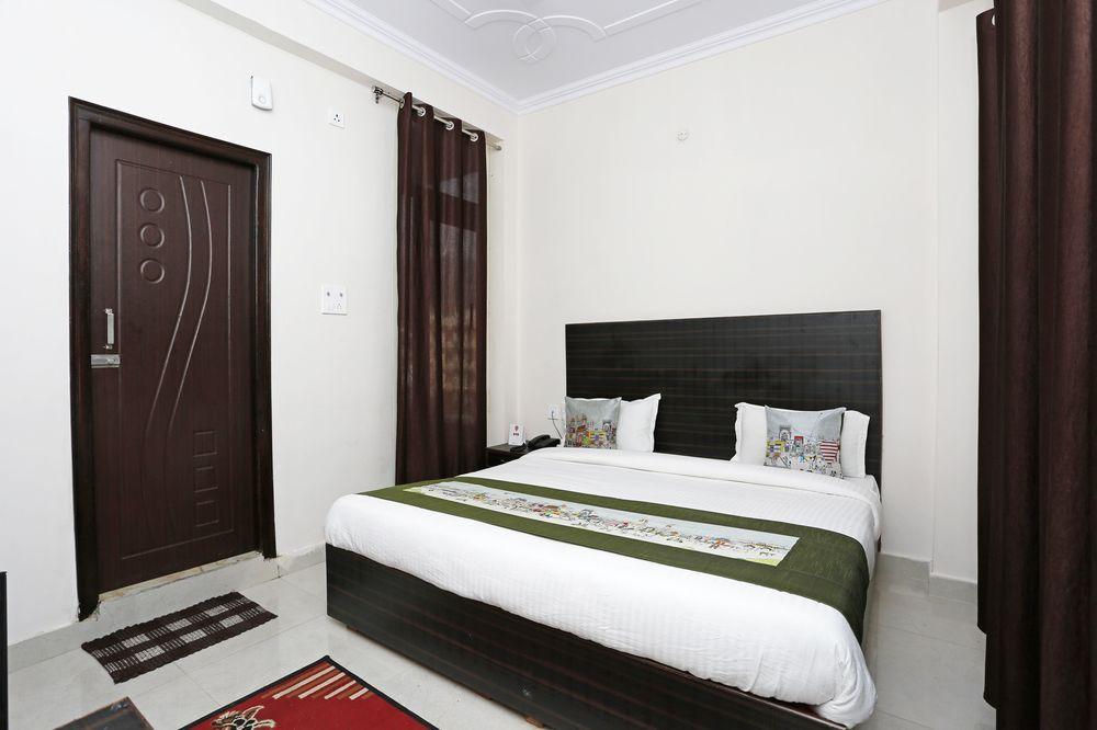 Oyo 8988 Radha Krishna Guest House 