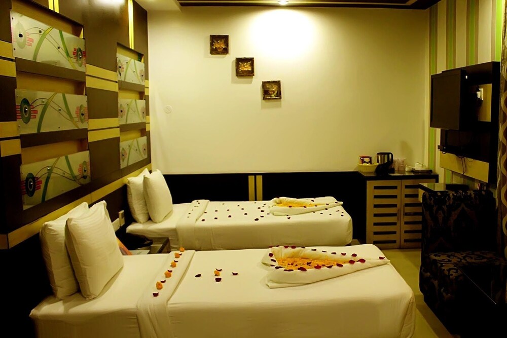 Hotel Simna International Guestroom