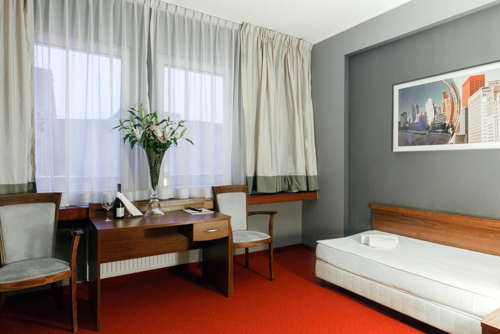 M Hotel 