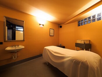 Hotel Piandineve (هتل پیاندینو) Treatment Room