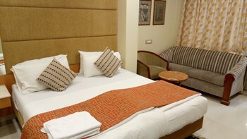 Bentley Hotel Churchgate Guestroom