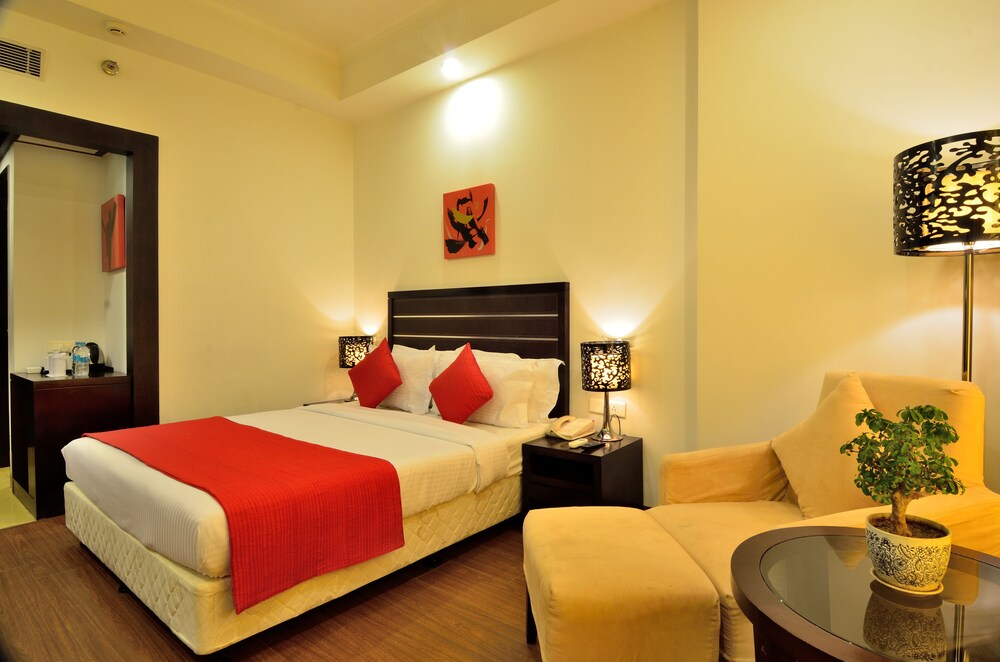 Lakshya's Hotel (لاكشیاس هتل) Guestroom