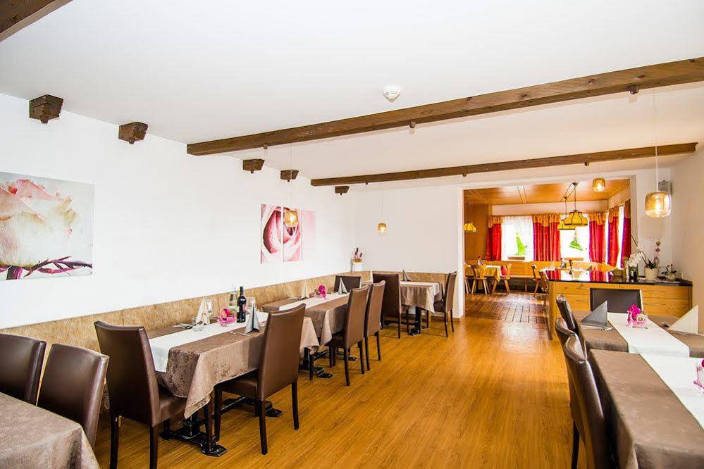 Hotel Fernblick (هتل فرنبلیک) 