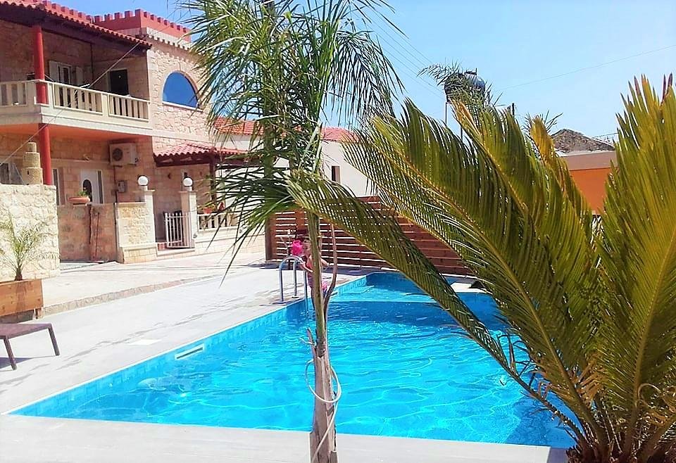 Kournas Apartments 
