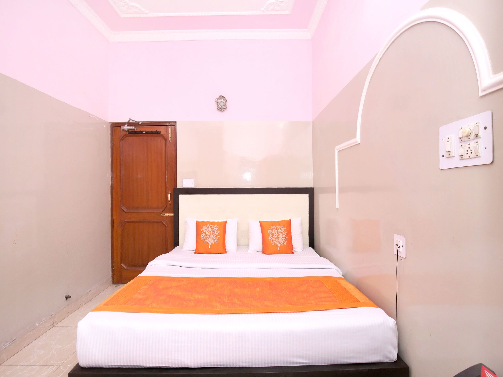 Oyo 11417 Hotel Lotus 