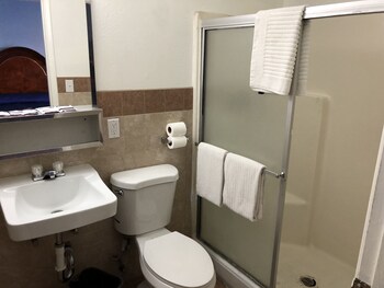 A Fisher's Inn Motel Bathroom