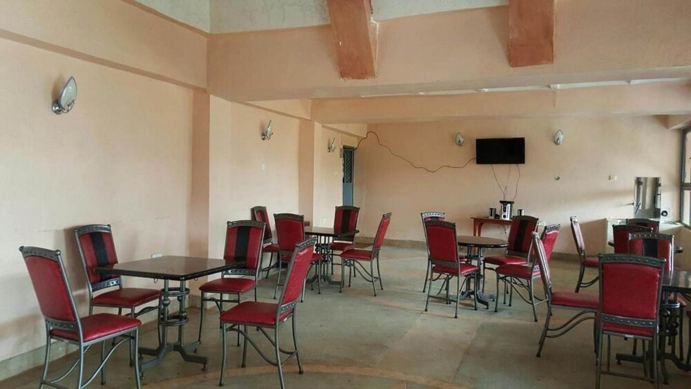Sultan Hamud Pyramids Resort Affordable Deals Book SelfCatering or
