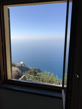 Luna Di Marzo Guestroom View