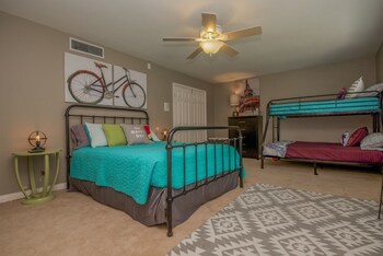 Luxurious 6br 7min To Las Vegas Strip Guestroom
