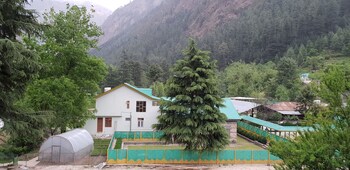 The Rainbow Inn & Cafe 