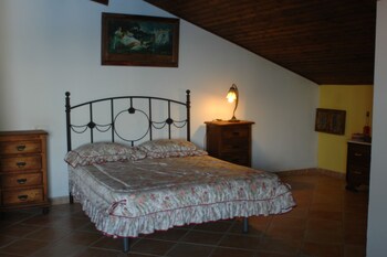 El Romerito Guestroom