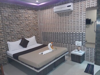 Hotel Relax Residency Guestroom