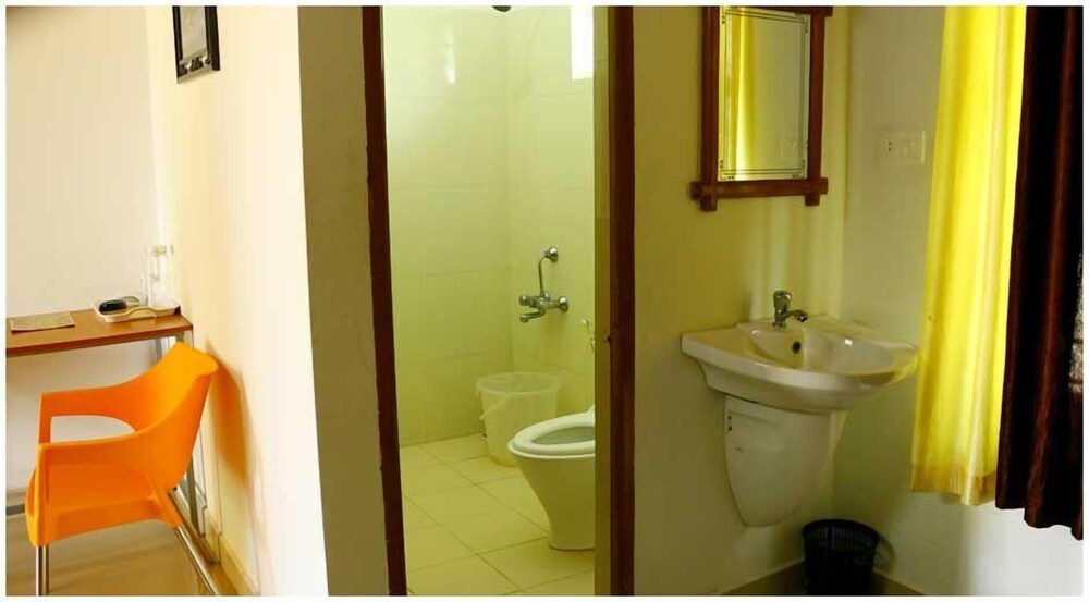 Baywatch Beach Resort Bathroom