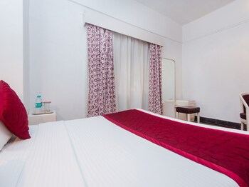 Oyo 635 West End Hotel Guestroom