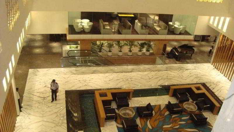 The Grand Bhagwati Seasons Rajkot ( گرند بهاگواتی سیزنس راجكوت) Lobby