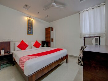 Oyo 3465 Hotel Pearl Featured Image