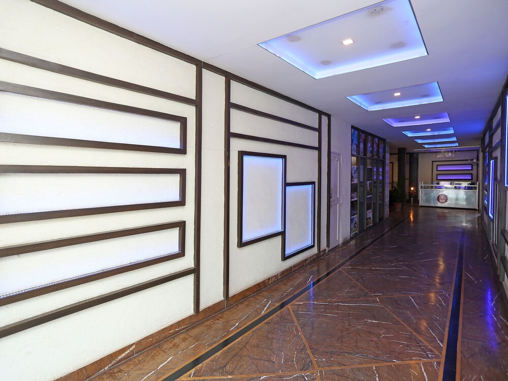 Oyo 3336 Hotel Mantri Residency Hallway