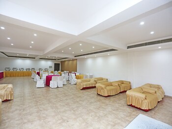 Oyo 16565 Karnal Haveli Banquet Hall