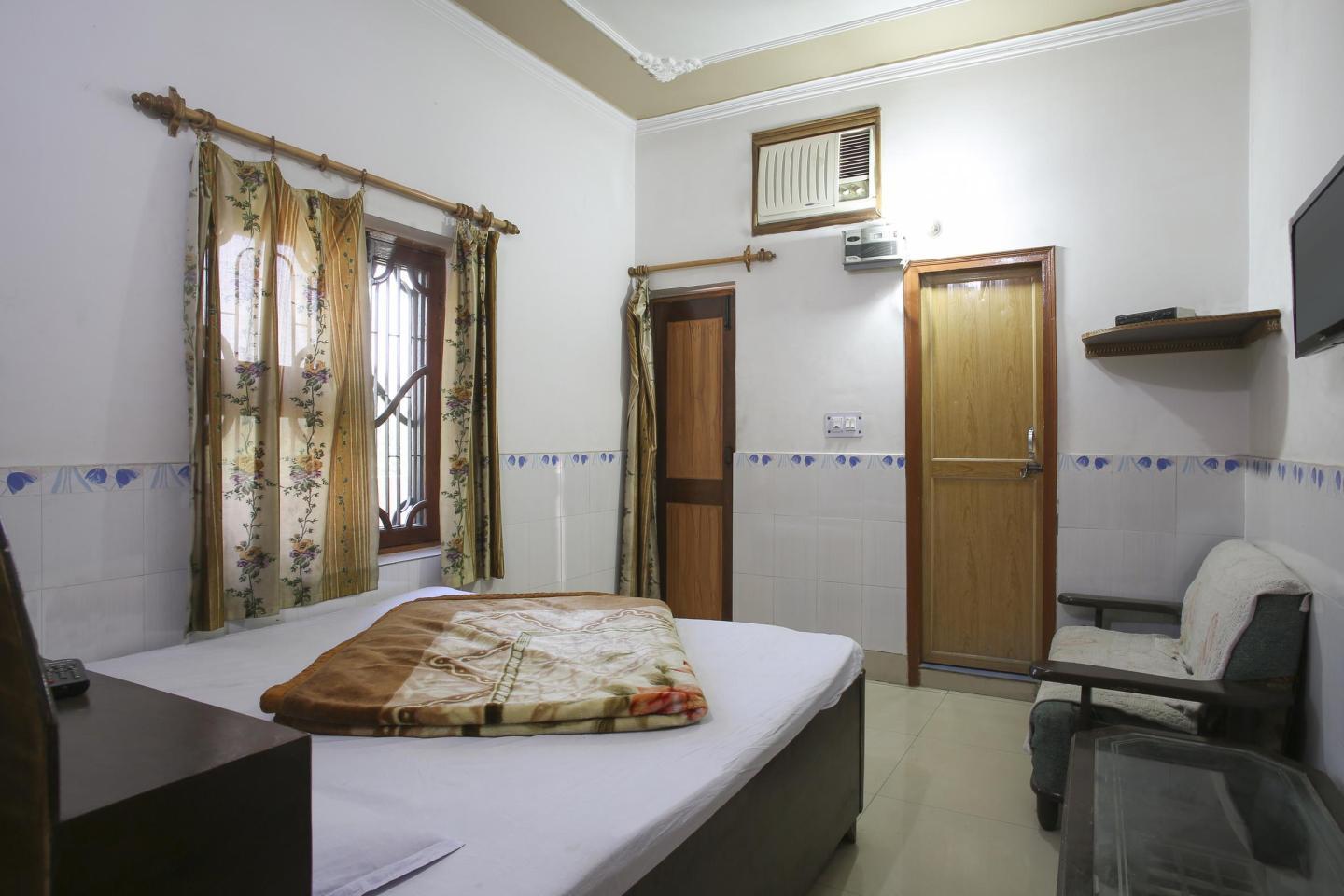 Dev Hotel 