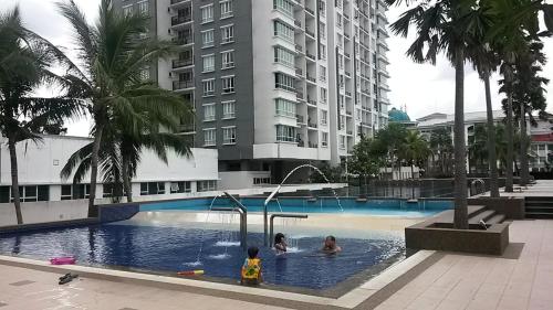Garden Apartment At Zenith (گاردن آپارتمان ات زنیت) 