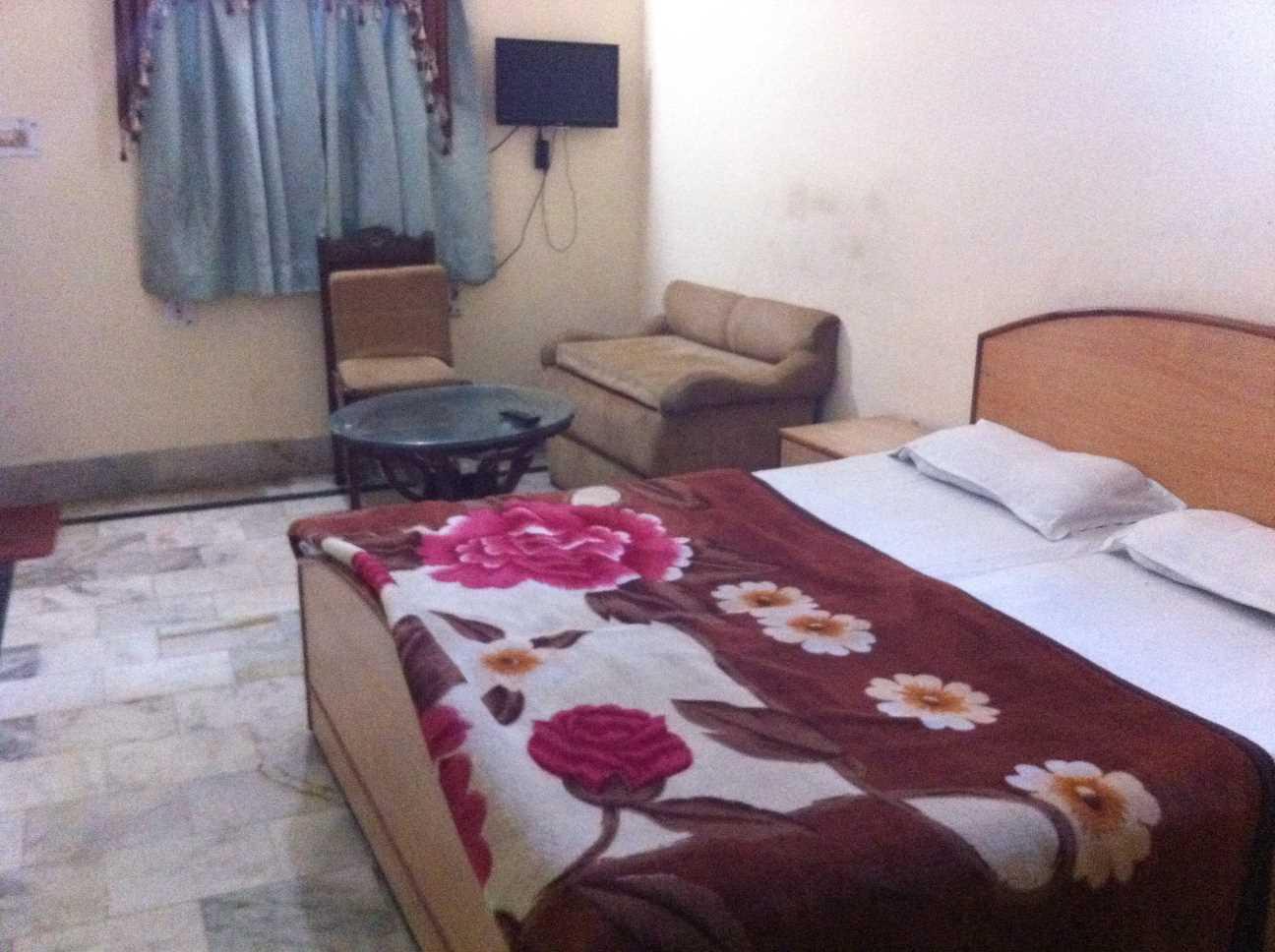 Muskan Hotel 