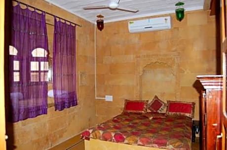 Hotel Pol Haveli 