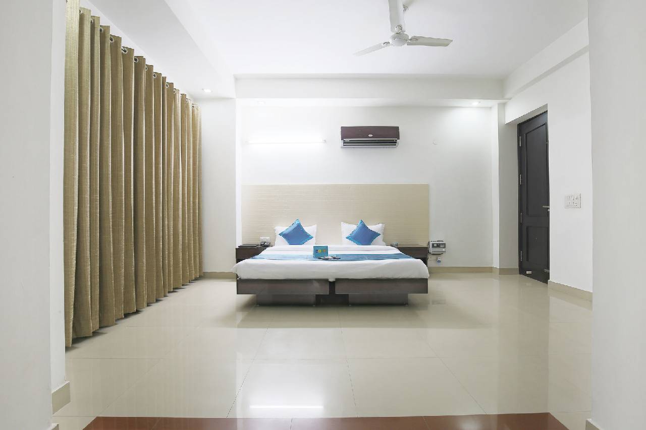 Fabhotel Exotica Noida Expressway 