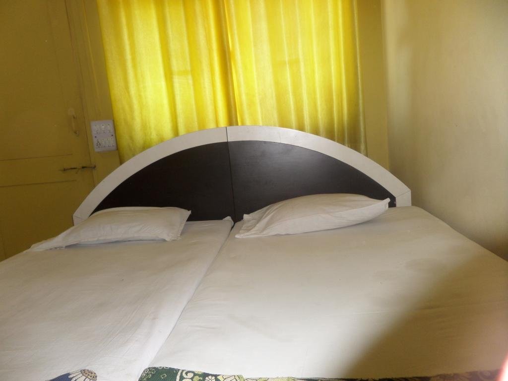 Geeta Lodge 