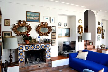 Villa Deli Living Room