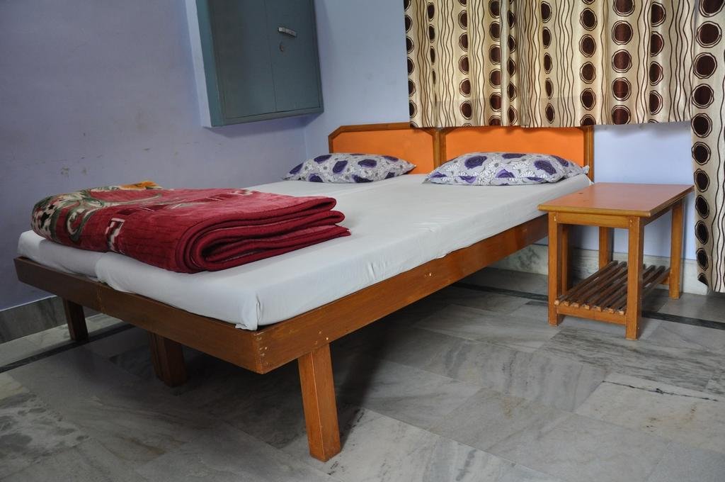 Budget Stay Near Swarg Ashram 