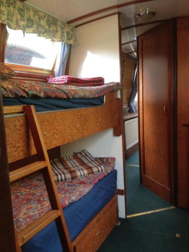 Lillian Ginger 8 Berth 