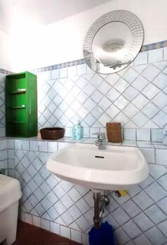 Case Vacanze Lerici Collina Bathroom Sink
