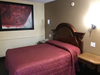 A Fisher's Inn Motel Guestroom View