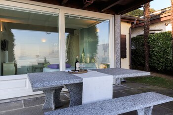 Impero House Rent Maison Du Lac Terrace/Patio