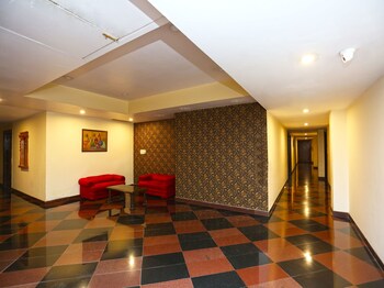 Oyo 16565 Karnal Haveli Lobby Sitting Area