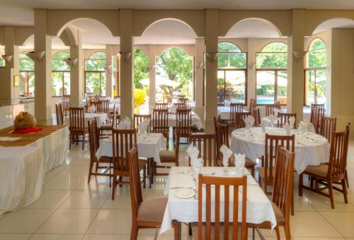 Victoria Falls Rainbow Hotel 