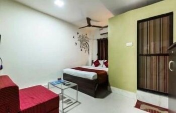 Hotel Saffron Inn Guestroom