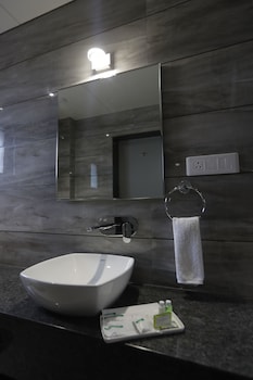 Hotel Radiance 