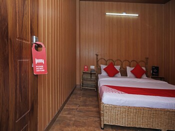 Oyo 12212 Ramanuj Cottage Guestroom