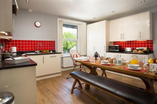 Lake Road Apartment 