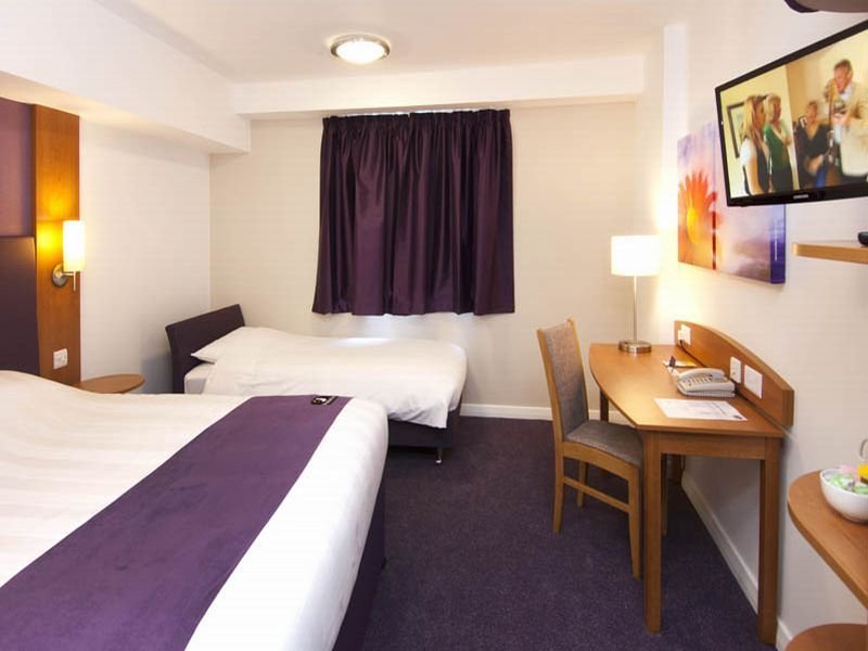 Premier Inn London Gatwick Airport North Terminal | Reserve Your Hotel