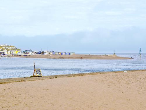 Beachside Cottage 