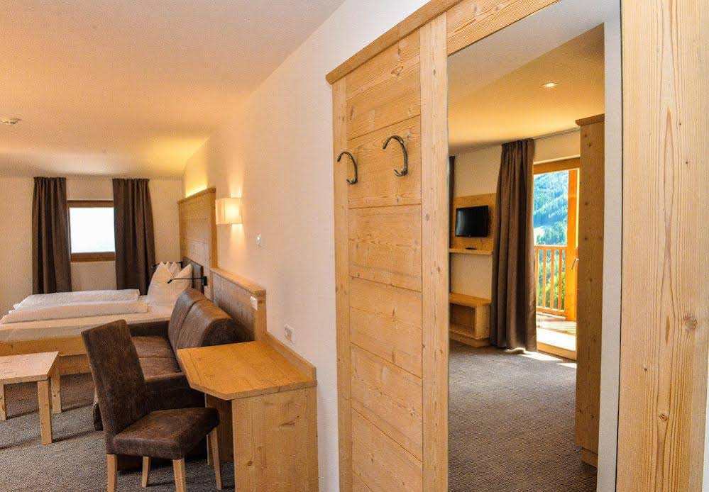 Hotel Fernblick (هتل فرنبلیک) 